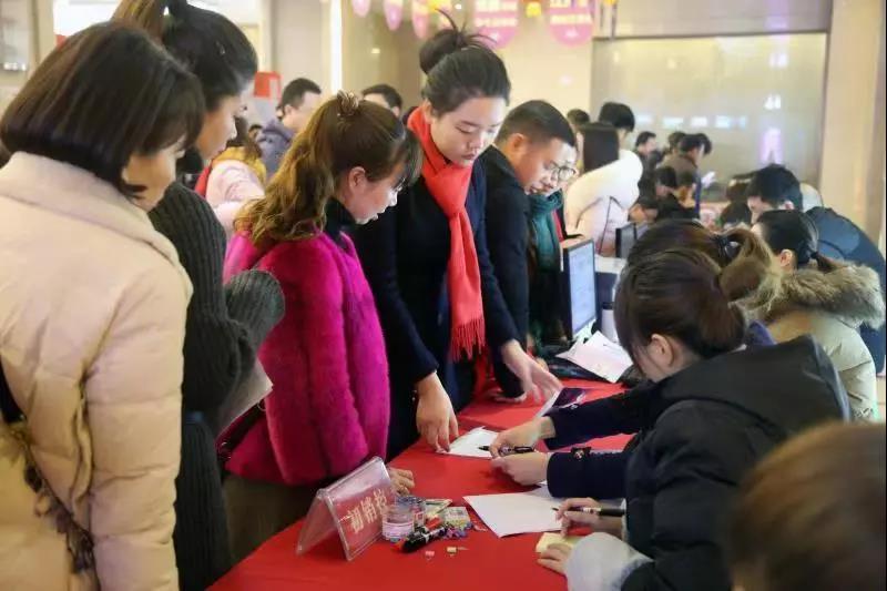 �۲��á�(�й���)���޹�˾����