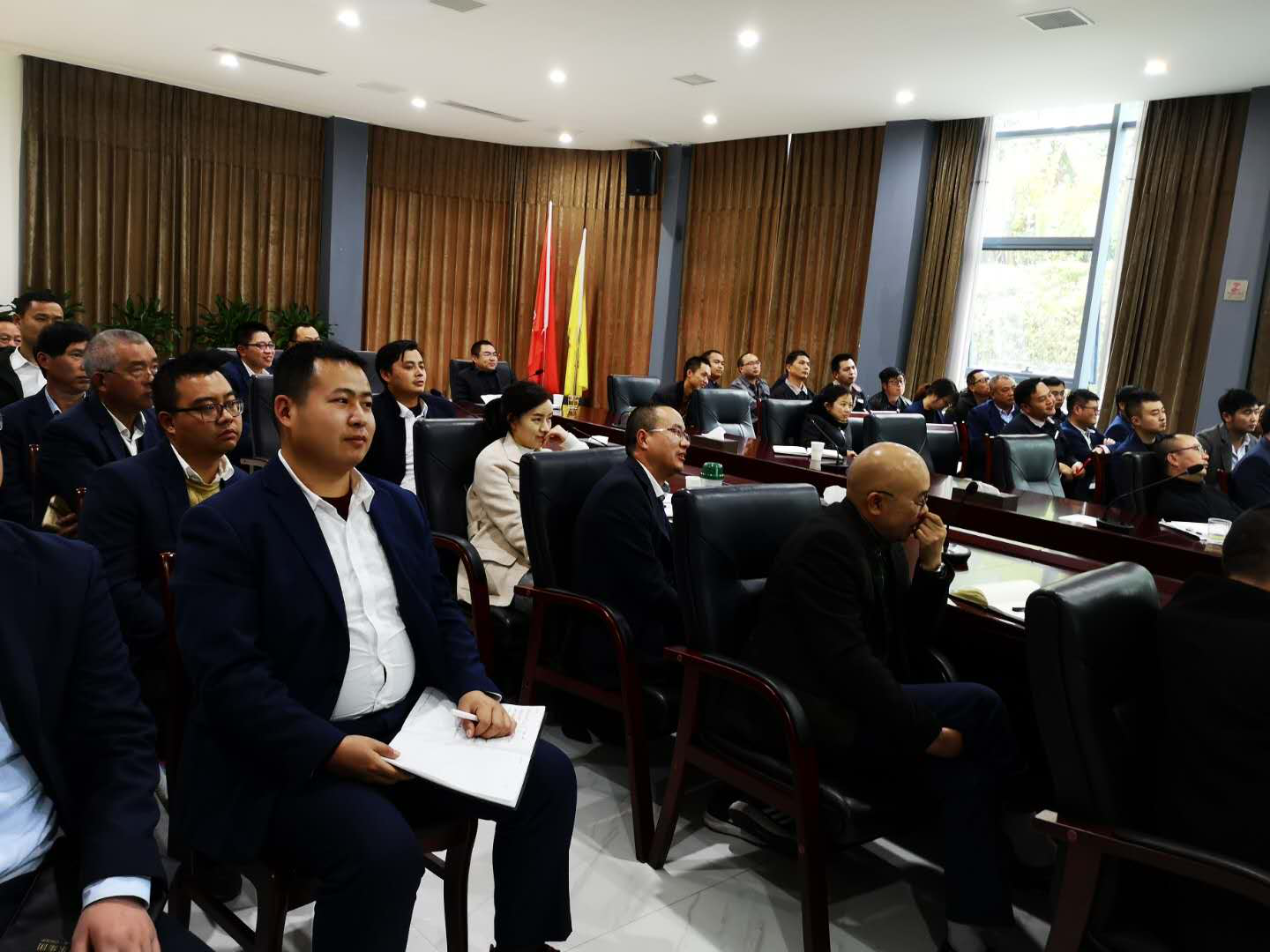 �۲��á�(�й���)���޹�˾����