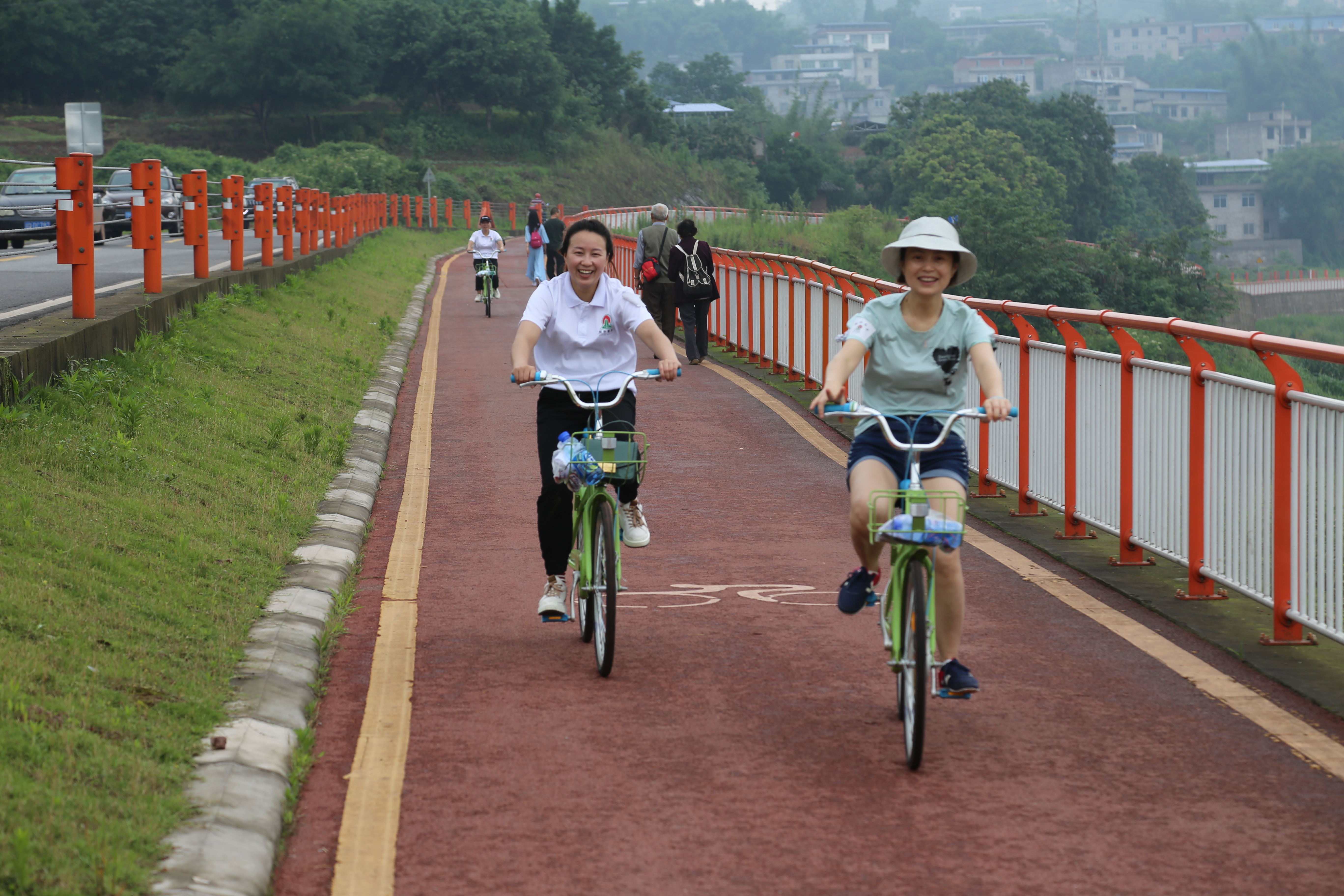 �۲��á�(�й���)���޹�˾����