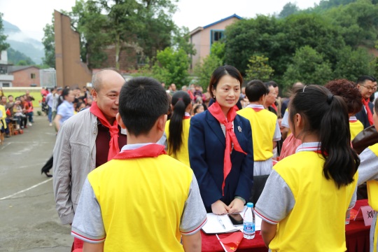 �۲��á�(�й���)���޹�˾����