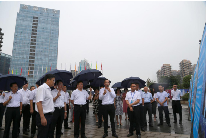 �۲��á�(�й���)���޹�˾����