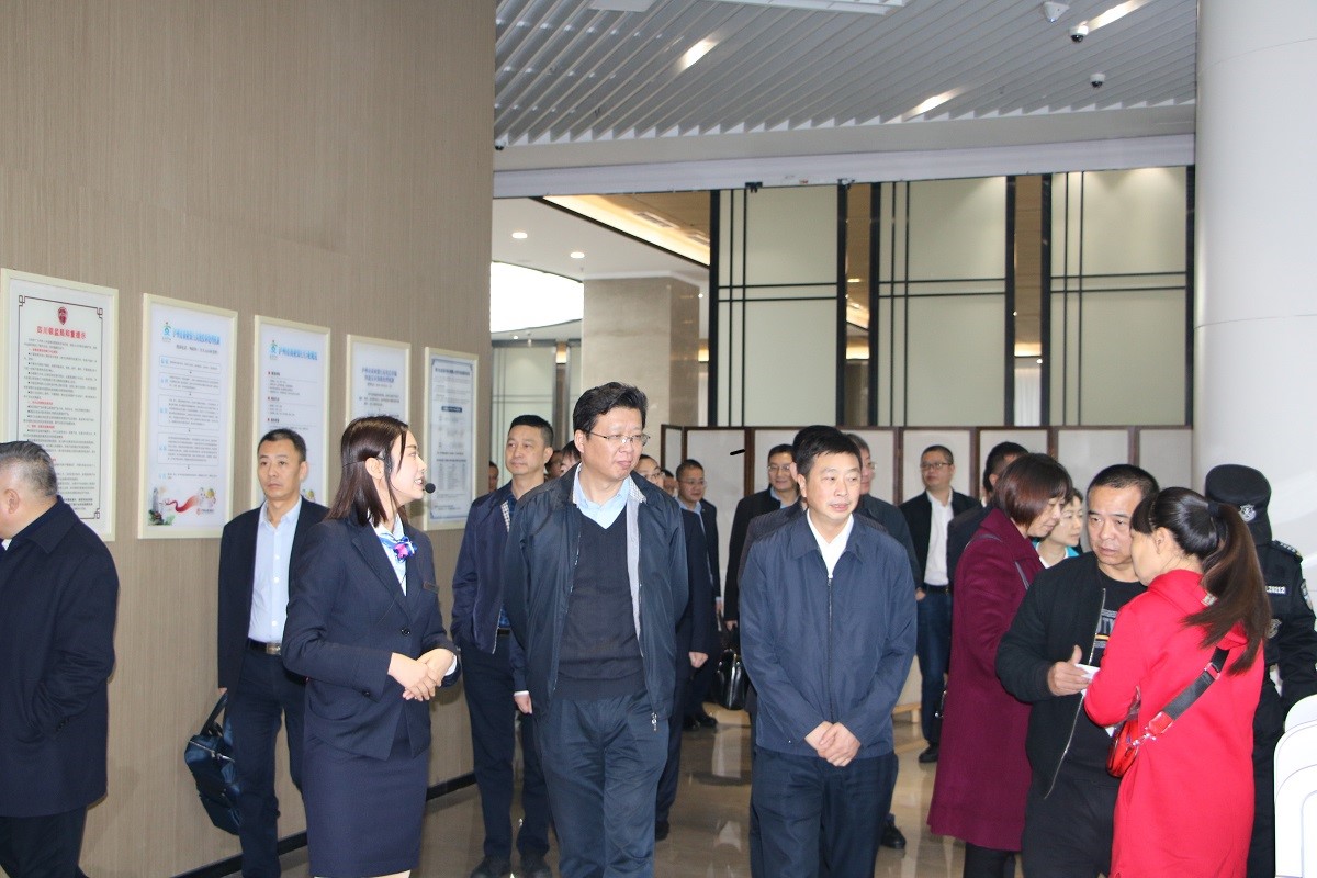 �۲��á�(�й���)���޹�˾����